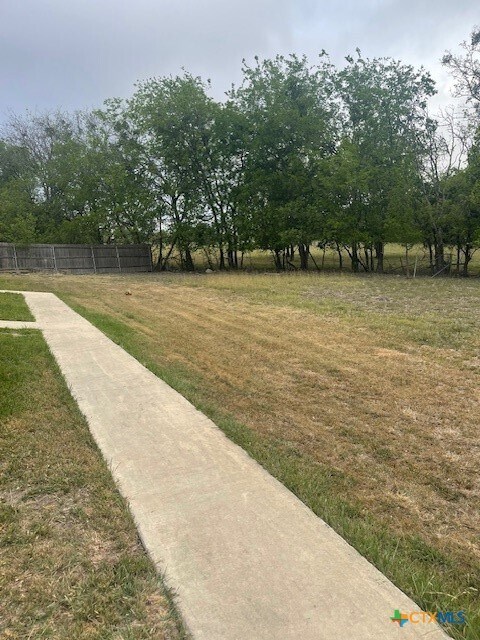 516 Kellys Way in New Braunfels, TX - Foto de edificio - Building Photo