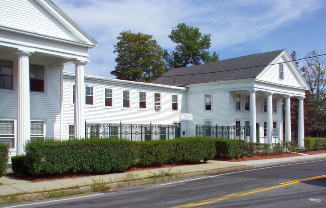 1 Main St in Foxboro, MA - Foto de edificio - Building Photo