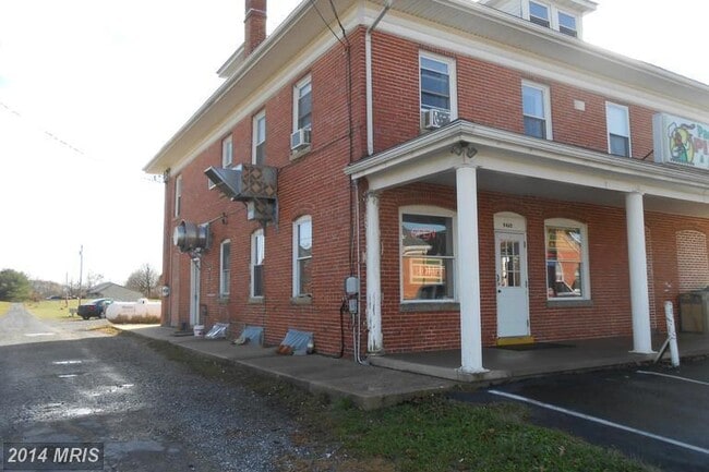 9460 Williamsport Pike in Falling Waters, WV - Building Photo - Building Photo