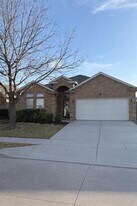 6037 Horse Trap Dr in Fort Worth, TX - Building Photo