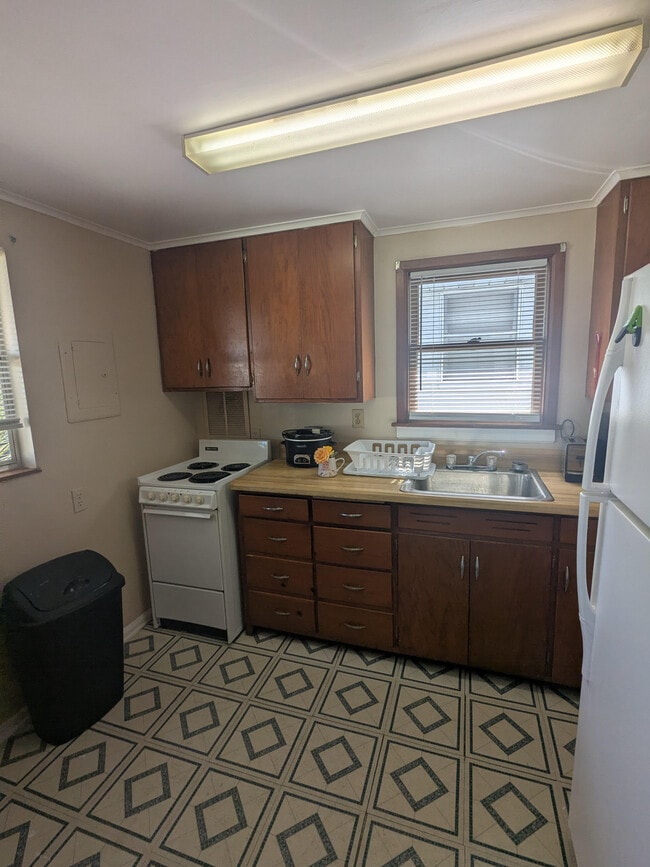 120 S Fortner Ave in Lakeland, FL - Foto de edificio - Building Photo