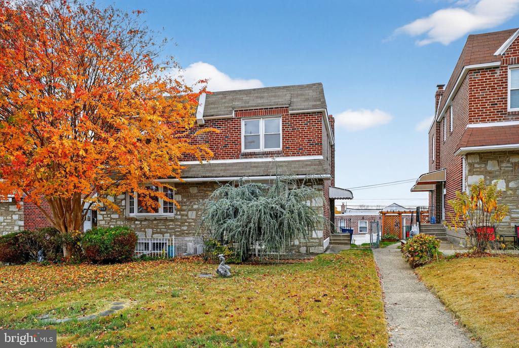 9050 Convent Ave in Philadelphia, PA - Building Photo