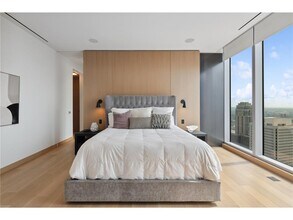 255 Hennepin Ave in Minneapolis, MN - Building Photo - Building Photo