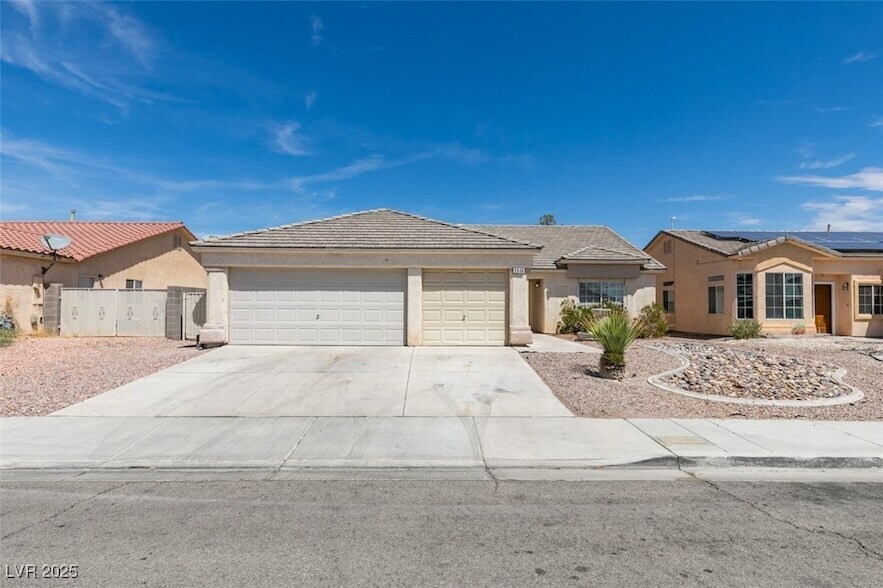 2510 Roaring Lion Ave, Unit 242 in North Las Vegas, NV - Building Photo