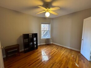 6956 N Ashland Ave, Unit 302 in Chicago, IL - Building Photo - Building Photo