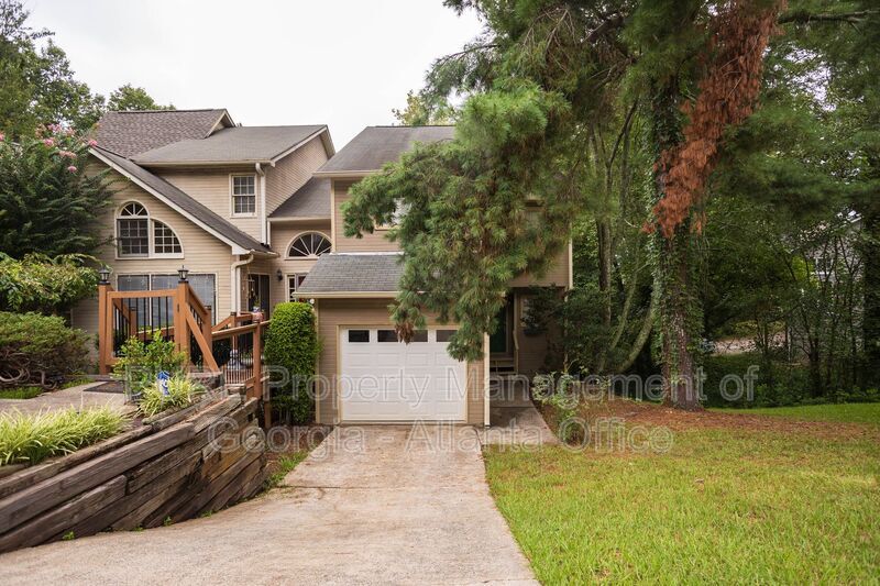 1697 Paddlewheel Dr NE in Marietta, GA - Building Photo