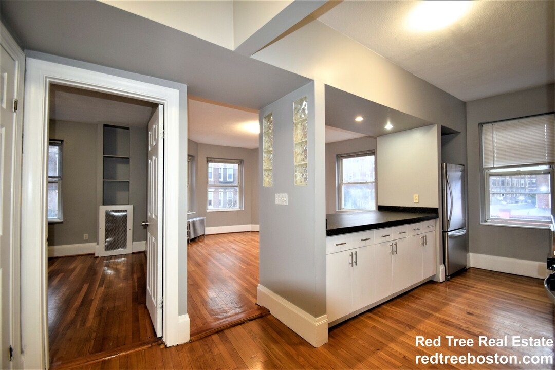 83 Glenville Ave, Unit 2 in Boston, MA - Building Photo