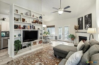 313 Quarry St in San Marcos, TX - Building Photo - Building Photo