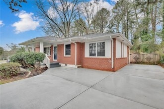2015 E Camellia Dr in Decatur, GA - Building Photo - Building Photo