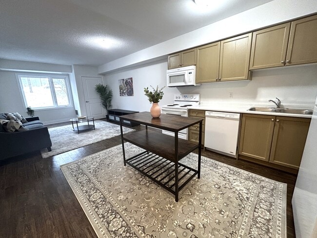 Oakwood Terrace in Barrie, ON - Building Photo - Building Photo