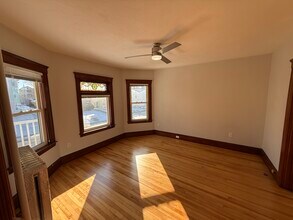 148 Vernon St, Unit 148 Vernon St in Gardner, MA - Foto de edificio - Building Photo