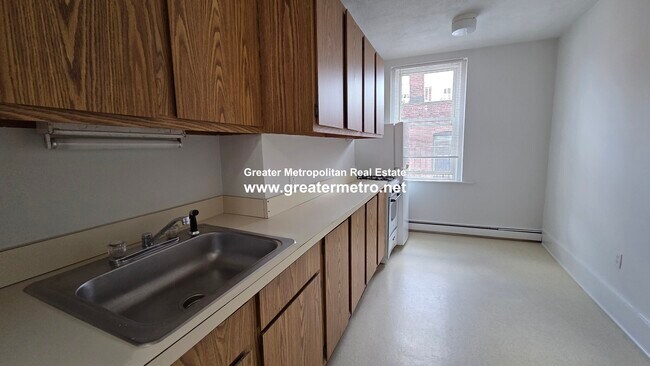207 Salem St, Unit 4 in Boston, MA - Building Photo - Building Photo