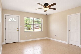 821 14th Ave NW in Largo, FL - Building Photo - Building Photo
