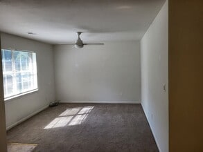 6057 Camellia Dr in Suffolk, VA - Building Photo - Building Photo
