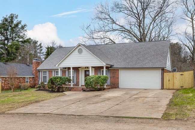 1111 Pine St in Covington, TN - Building Photo - Building Photo