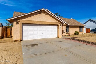 8820 W Alice Ave in Peoria, AZ - Building Photo - Building Photo