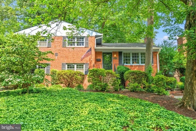 property at 809 E Timber Branch Pkwy