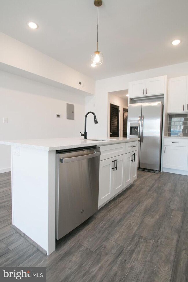 21 Farson St photo'