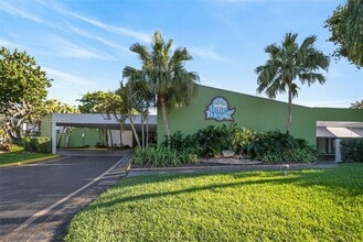9091 Lime Bay Blvd in Tamarac, FL - Building Photo - Building Photo