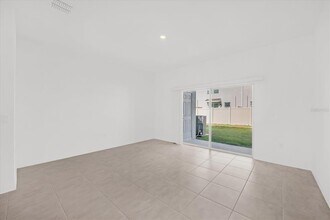 2992 Skyline Lp in Kissimmee, FL - Building Photo - Building Photo