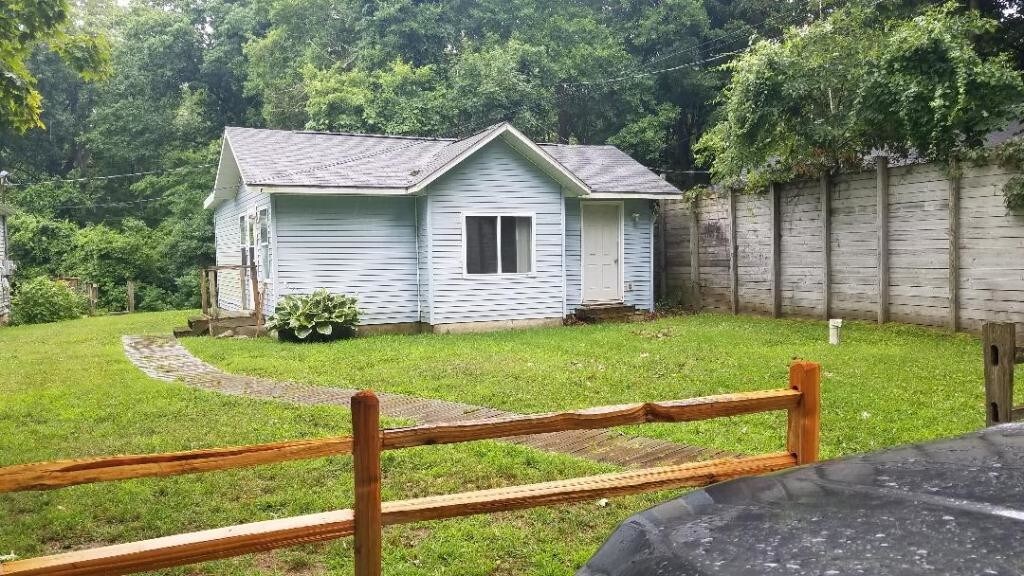 6019 Madison in Coloma, MI - Building Photo