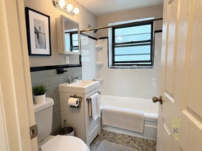 48A Harvard Ave, Unit #4 in Brookline, MA - Building Photo - Building Photo