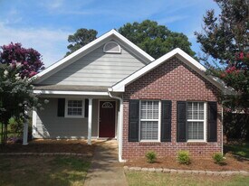 309 Strawbridge Ln in Bonaire, GA - Building Photo