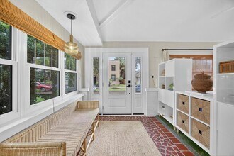 221 13th Ave NE in St. Petersburg, FL - Building Photo - Building Photo