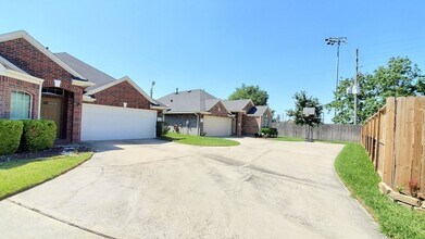 12027 Grace Hall Dr, Unit 19248 in Houston, TX - Building Photo - Building Photo