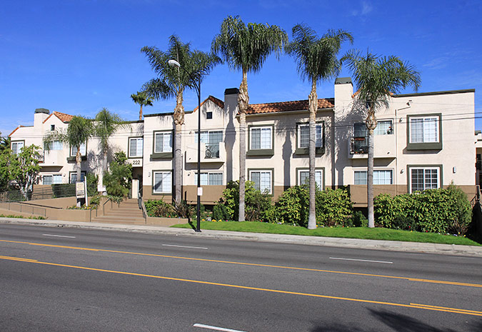 Brighton Vista Apartments in Burbank, CA - Building Photo