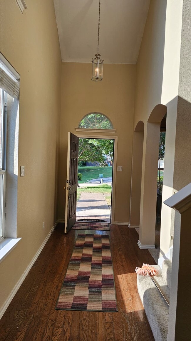 8409 Romanway Dr in Dallas, TX - Building Photo - Building Photo