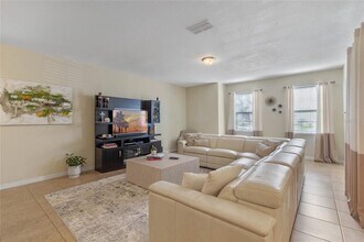 15184 Ave Of The Arbors in Winter Garden, FL - Building Photo - Building Photo