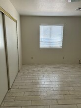 220 N Jones St in Moapa Valley, NV - Foto de edificio - Building Photo