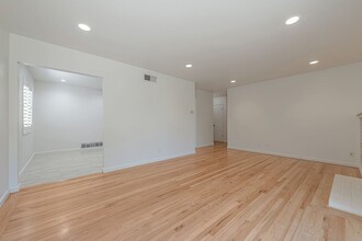 4403 Manzanita Dr in San Jose, CA - Building Photo - Building Photo