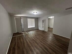 108 Oakdale Rd in East Peoria, IL - Building Photo - Building Photo