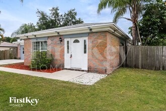 438 SE Streamlet Ave in Port St. Lucie, FL - Building Photo - Building Photo