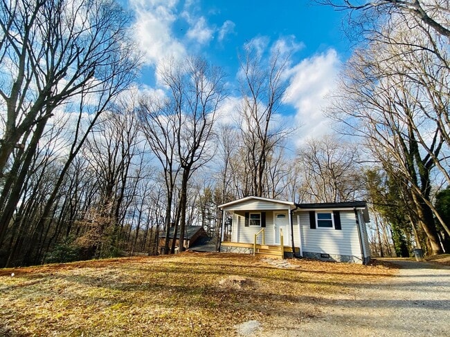 property at 512 Overlook Pl