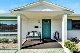 1216 Hacienda Dr in Sun City Center, FL - Building Photo - Building Photo