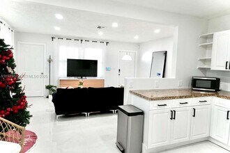 1213 NW 6th Ave in Fort Lauderdale, FL - Building Photo - Building Photo