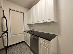 664 W 163rd St in New York, NY - Building Photo - Building Photo