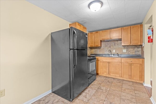 365 St Paul St, Unit APT 6 in Burlington, VT - Foto de edificio - Building Photo