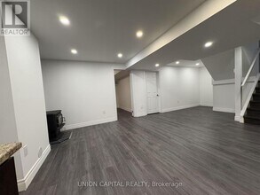 21 Natanya Blvd in Georgina, ON - Building Photo - Building Photo