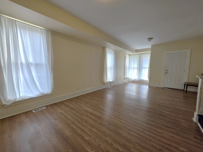 382 North St in Elgin, IL - Building Photo - Building Photo