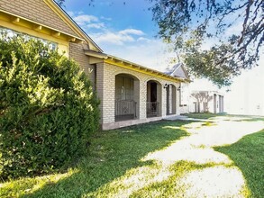 2248 US Hwy 77a S in Yoakum, TX - Foto de edificio - Building Photo