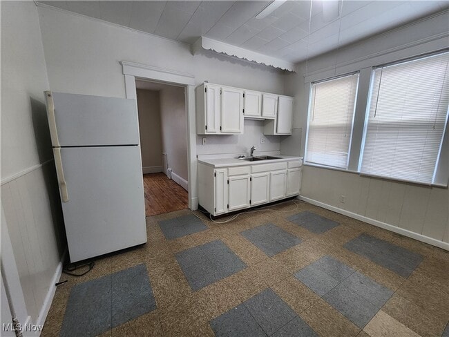 1949 Coltman Rd in Cleveland, OH - Foto de edificio - Building Photo