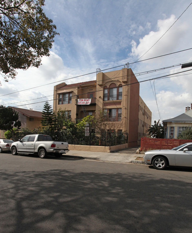 1129 N Madison Ave in Los Angeles, CA - Building Photo - Building Photo