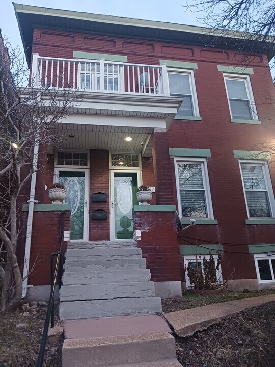 2342 Arkansas Ave, Unit Tower Grove East in St. Louis, MO - Foto de edificio
