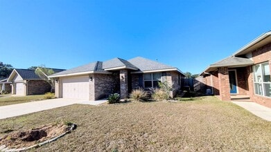 4417 Fiske St in Milton, FL - Building Photo - Building Photo