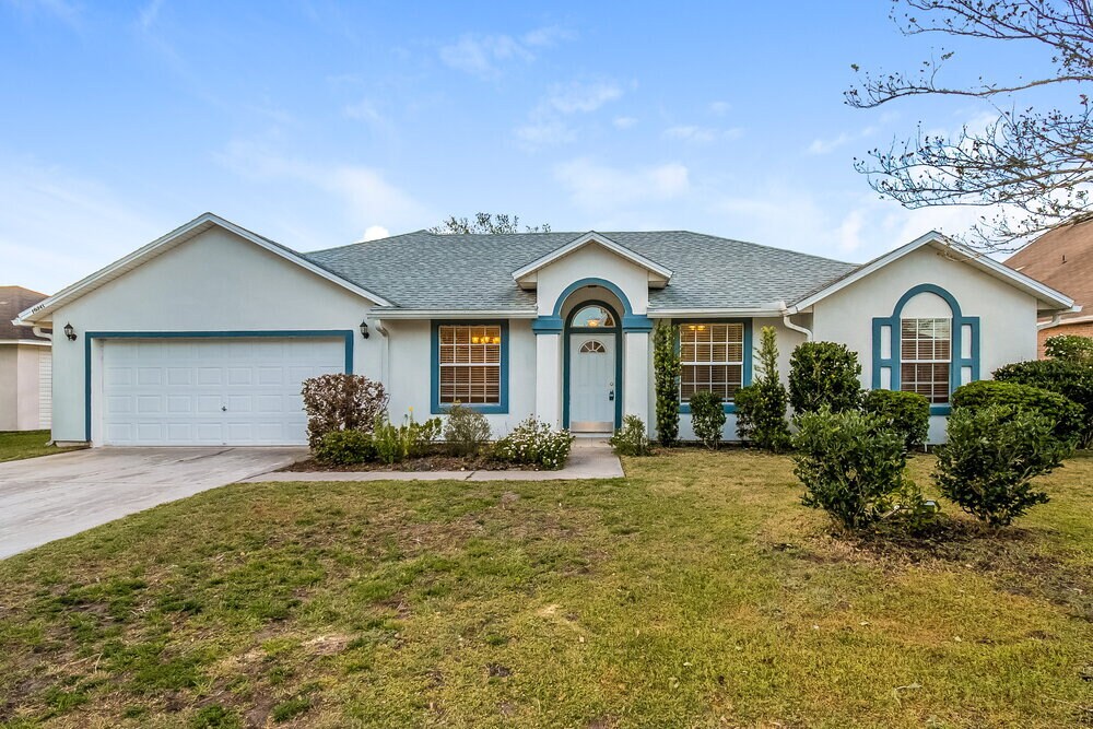 10341 Shelby Creek Rd N in Jacksonville, FL - Foto de edificio