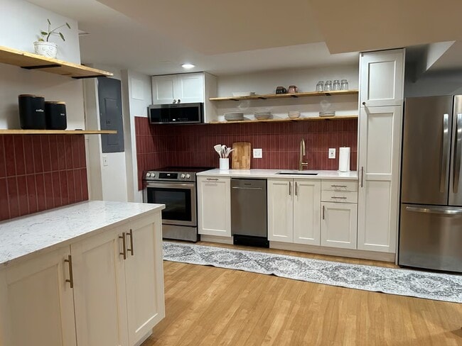 632 NE Russell St, Unit #2 in Portland, OR - Building Photo - Building Photo